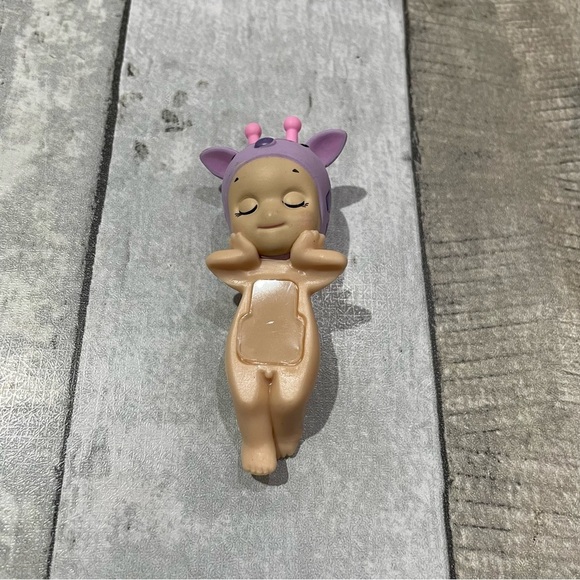 Sonny Angel Hippers Sleeping Dreaming Series Giraffe attach me mini figure - Picture 1 of 4